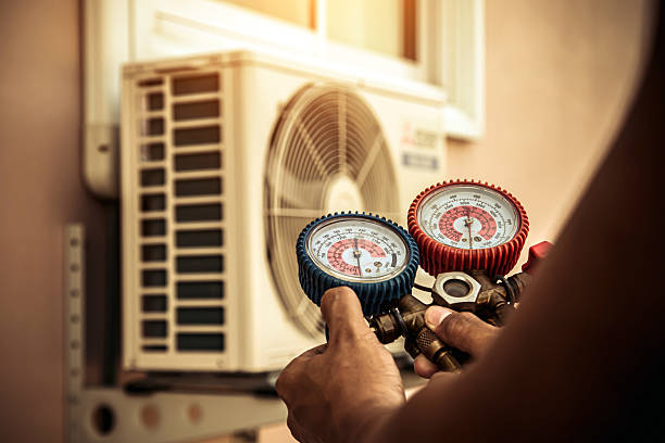 Professional Ac Installation technician working in Burton, OH